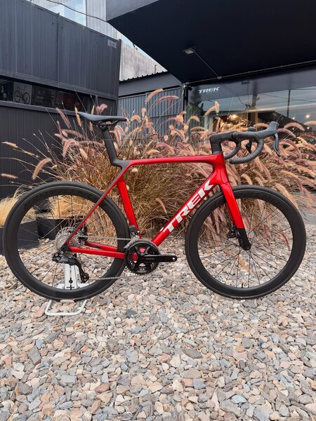 Trek Madone SL 6 Gen 8, 2025
